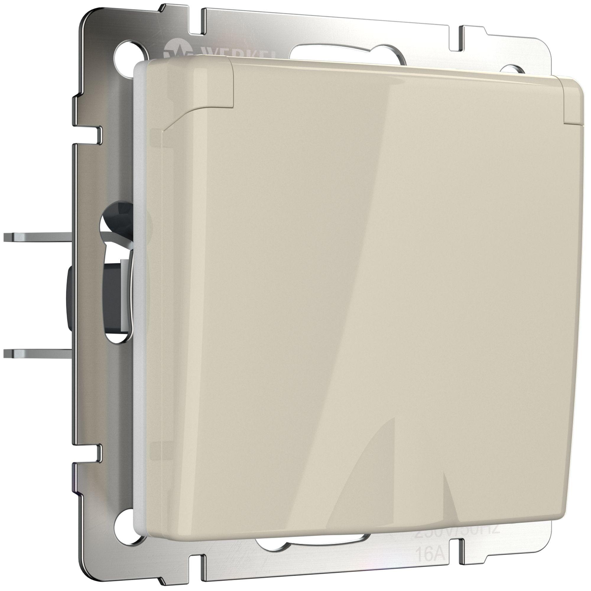 Розетка влагозащищенная с заземлением. защитной крышкой и шторками слоновая кость Werkel W1171203