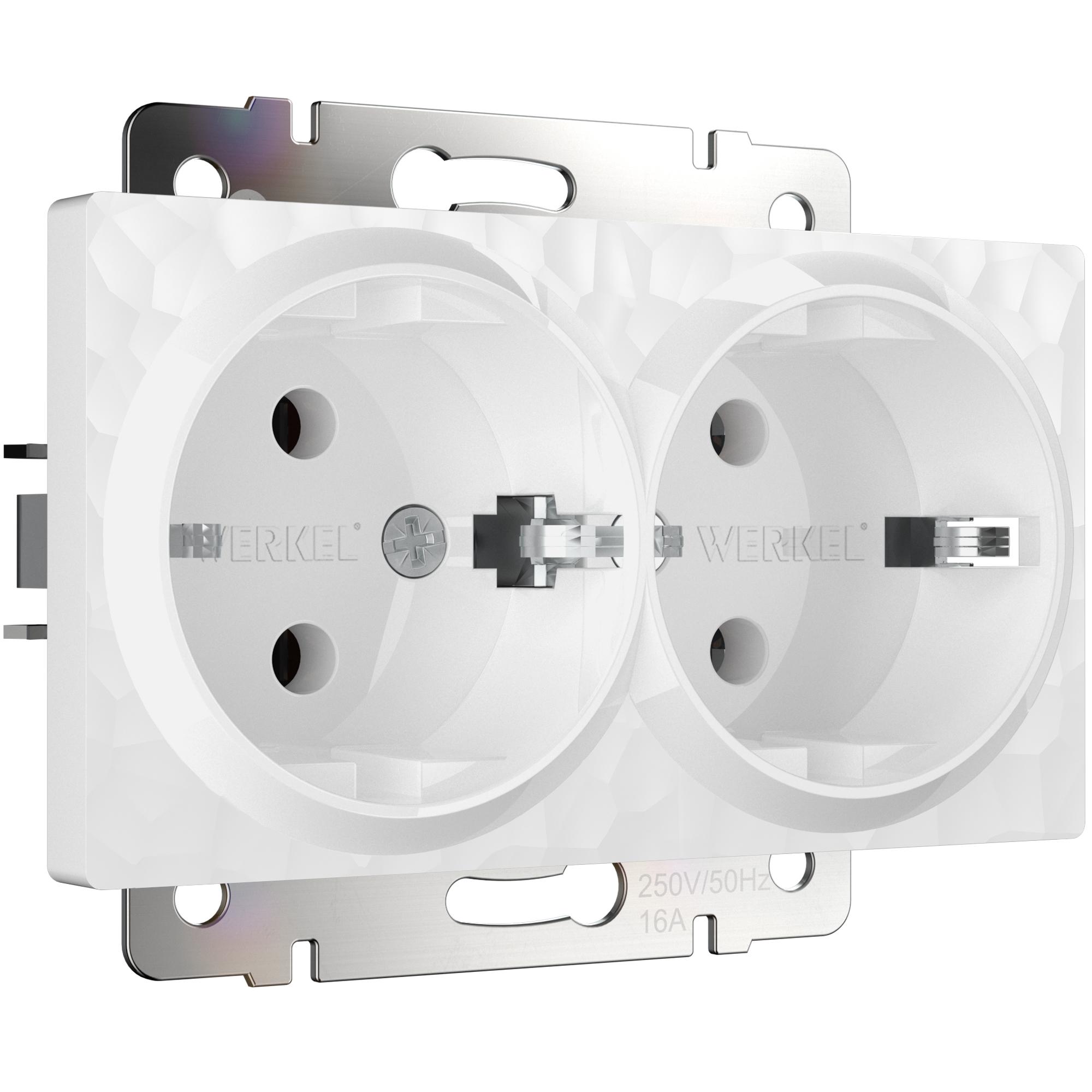 Розетка двойная с заземлением белый Werkel W1272001
