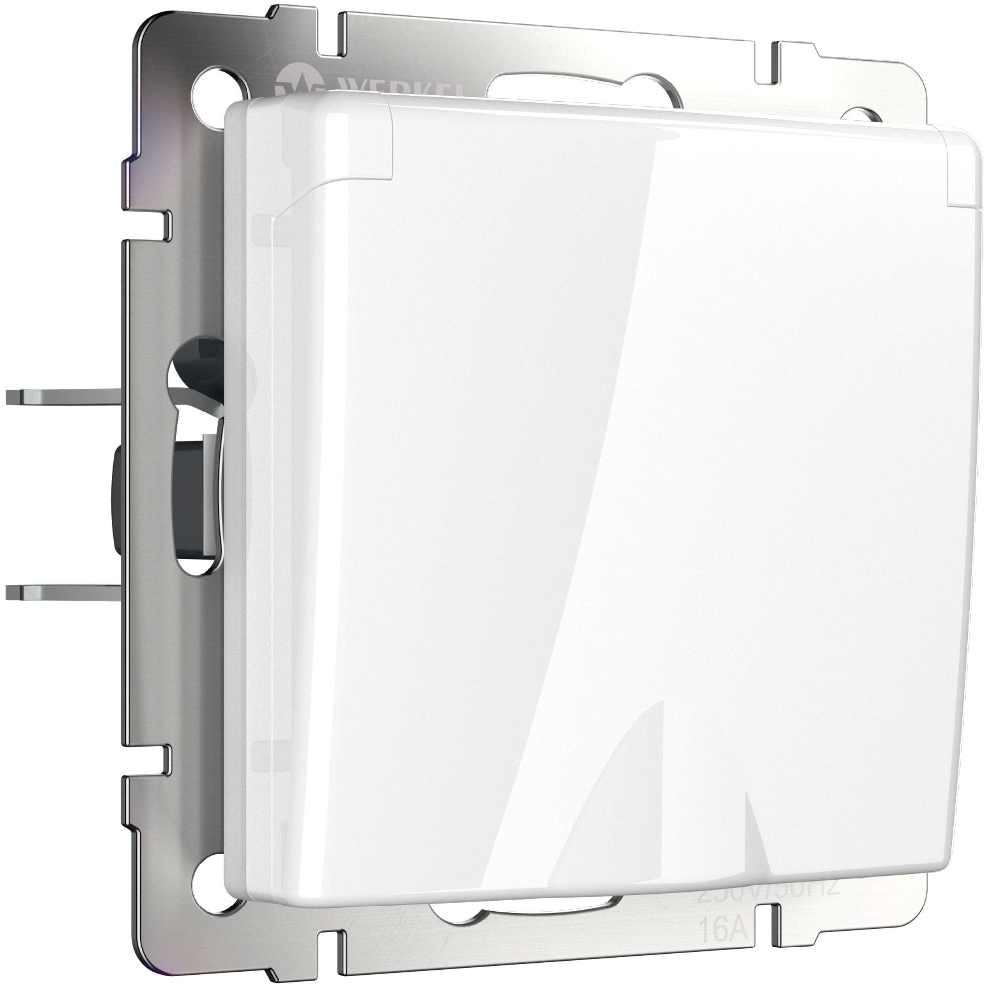 Розетка влагозащищенная с заземлением с защитной крышкой и шторками белая Werkel W1171201