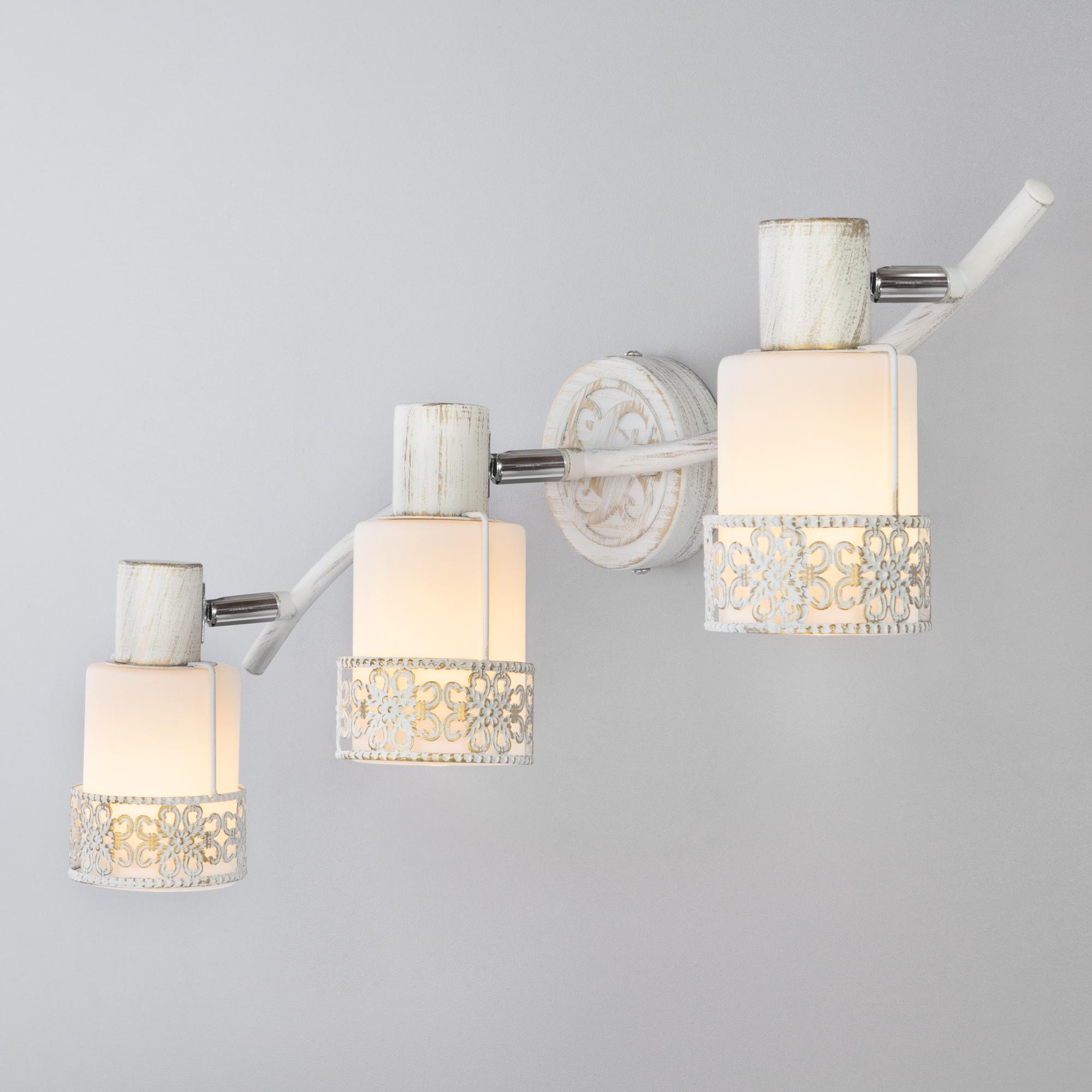 Настенный светильник Eurosvet 20025/3 белый с золотом/хром