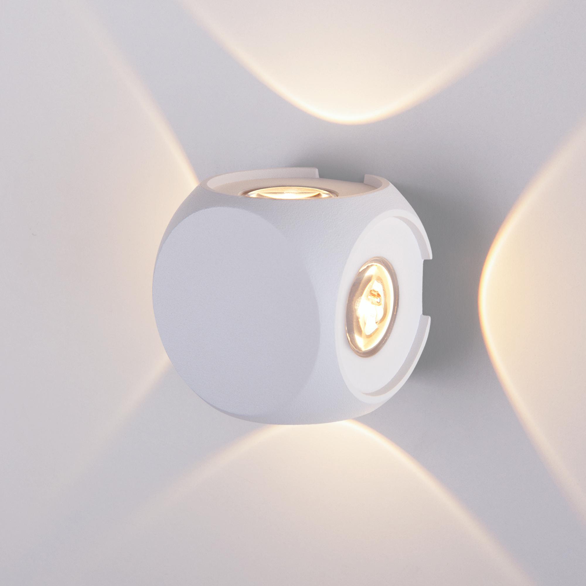 Уличный настенный светодиодный светильник Elektrostandard 1504 TECHNO LED CUBE белый